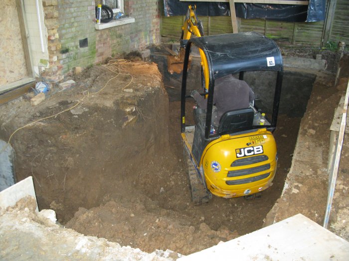 web Hertford_ underpinning - 10#452B